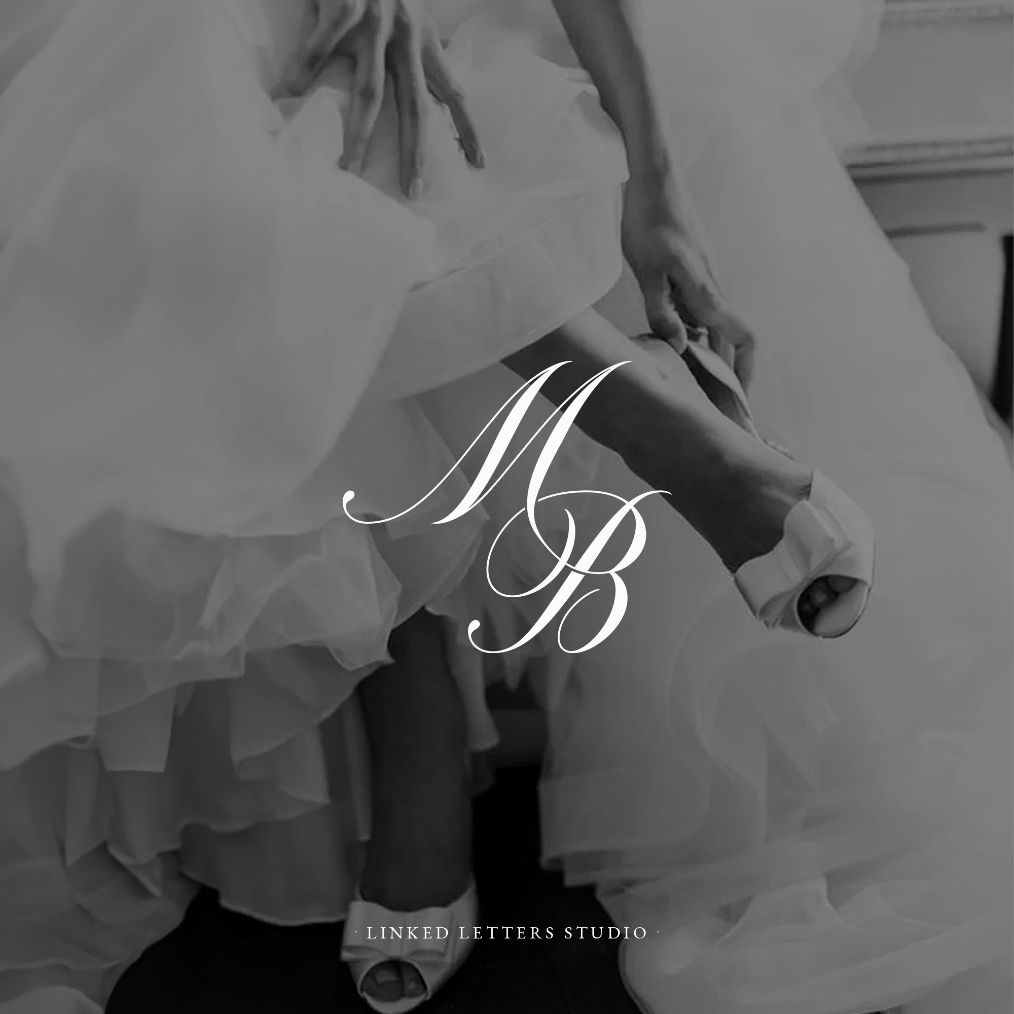 ELEGANCE | semi custom monogram